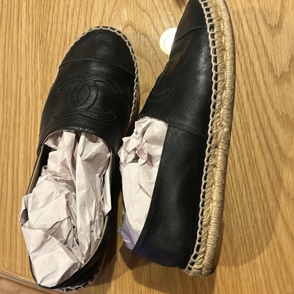 EUC Chanel Black Lambskin Espadrilles Size 9 - Picture 8 of 12